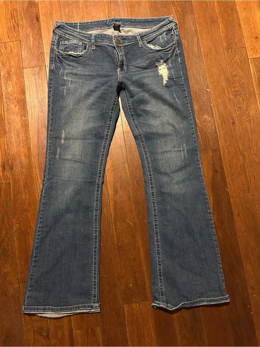 Ariya Women's 15/16 Blue Bootcut Distressed Jeans Y2K Western
